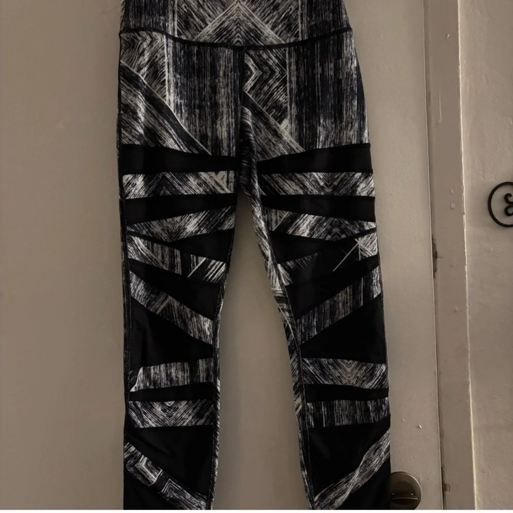 Lululemon Heat Wave High Times Leggings Size 8